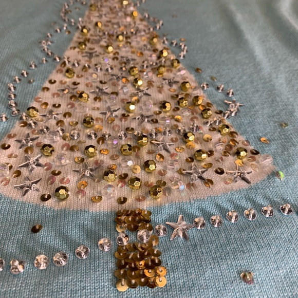 Gorgeous Christmas sweater with feathery collar - Picture 5 of 11